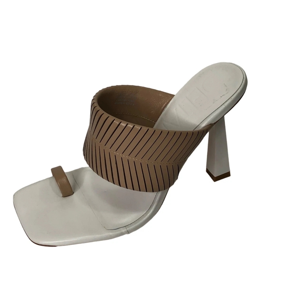 DELTAN Kelsea Leather Heels